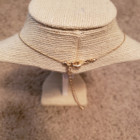 2/$20 Gold and cream pendant necklace - Picture 3 of 3